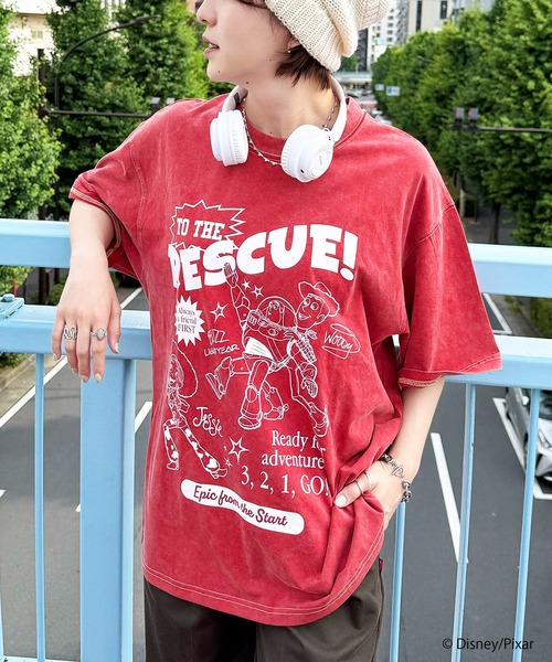 DOUBLE NAME(ダブルネーム)の「【TOY STORY】”TO THE RESCUE!”加工BIG TEE(Tシャツ/カットソー・レディース・レッド/ベージュ/パープル・FREE)」の3枚目の写真