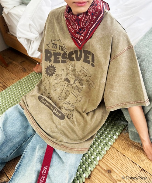DOUBLE NAME(ダブルネーム)の「【TOY STORY】”TO THE RESCUE!”加工BIG TEE(Tシャツ/カットソー・レディース・レッド/ベージュ/パープル・FREE)」の11枚目の写真