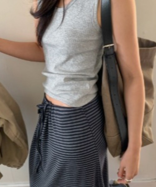 LOENNE(ロエヌ)の「Striped Drawstring Maxi Skirt / ボーダードローストリングマキシスカート(スカート・レディース・ブラウン/ブラック/グレー・FREE)」の5枚目の写真
