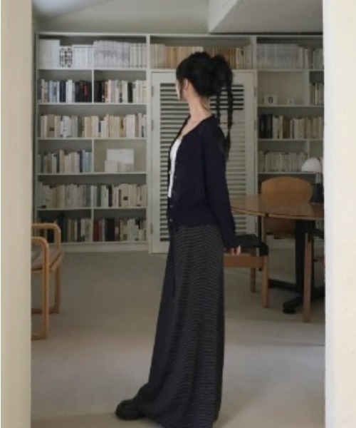 LOENNE(ロエヌ)の「Striped Drawstring Maxi Skirt / ボーダードローストリングマキシスカート(スカート・レディース・ブラウン/ブラック/グレー・FREE)」の9枚目の写真