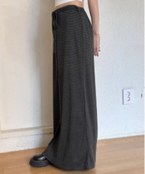 LOENNE(ロエヌ)の「Striped Drawstring Maxi Skirt / ボーダードローストリングマキシスカート(スカート・レディース・ブラウン/ブラック/グレー・FREE)」の7枚目の写真