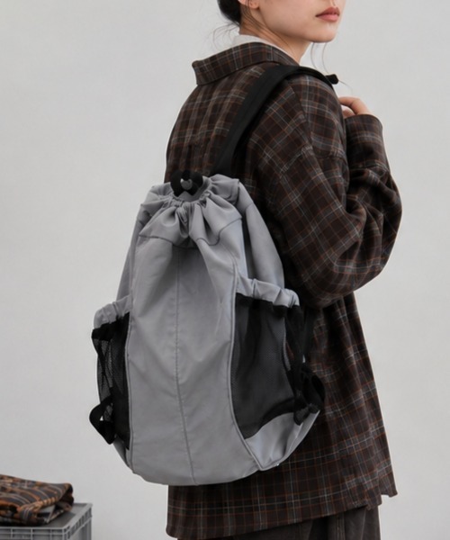 center i(センターアイ)の「巾着リュック レディース メッシュポケットバックパック(バックパック/リュック・レディース・グレー/ブラック・FREE)」の2枚目の写真