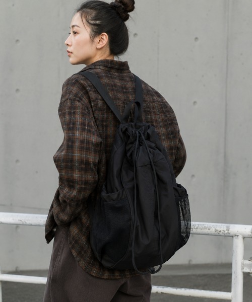 center i(センターアイ)の「巾着リュック レディース メッシュポケットバックパック(バックパック/リュック・レディース・グレー/ブラック・FREE)」の8枚目の写真