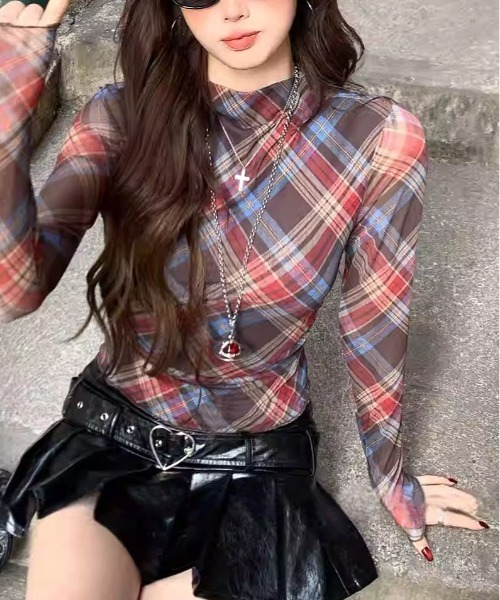&soiree(アンドソワレ)の「チェック柄シースルータイトトップス(その他トップス・レディース・レッド・SMALL/MEDIUM/LARGE)」の3枚目の写真