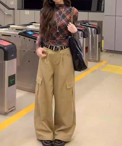 &soiree(アンドソワレ)の「チェック柄シースルータイトトップス(その他トップス・レディース・レッド・SMALL/MEDIUM/LARGE)」の4枚目の写真