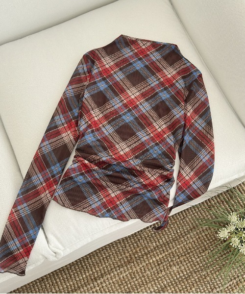 &soiree(アンドソワレ)の「チェック柄シースルータイトトップス(その他トップス・レディース・レッド・SMALL/MEDIUM/LARGE)」の5枚目の写真