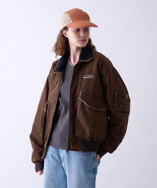 Perushu(ペルーシュ)の「Vintage Washed Boa Collar Duck Flight Jacket/ヴィンテージウォッシュ ボアカラー ダック フライトジャケット(ブルゾン・メンズ・カーキ/ブラウン/ブラック・MEDIUM/SMALL/LARGE)」の22枚目の写真