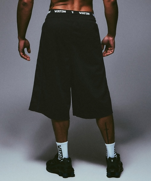 WAYDN(ウェイドゥン)の「82トラックメッシュバミューダパンツ(UNI)ブラック(その他パンツ・メンズ・その他・SMALL/MEDIUM/LARGE/X-LARGE)」の2枚目の写真