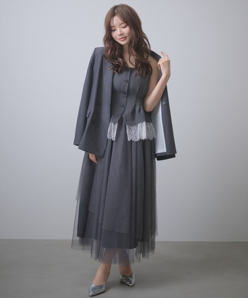 AND COUTURE(アンドクチュール)の「レイヤードビスチェキャミワンピース(ワンピース・レディース・ブラック/チャコールグレー・FREE)」の4枚目の写真