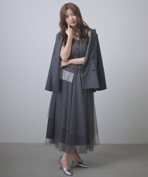 AND COUTURE(アンドクチュール)の「レイヤードビスチェキャミワンピース(ワンピース・レディース・ブラック/チャコールグレー・FREE)」の5枚目の写真
