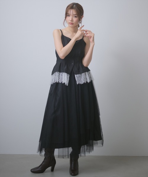 AND COUTURE(アンドクチュール)の「レイヤードビスチェキャミワンピース(ワンピース・レディース・ブラック/チャコールグレー・FREE)」の16枚目の写真