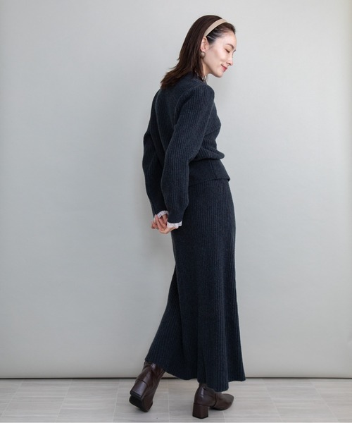 lodie（ロディ）の「【セット】レーストリムリブカーデ×フレアスカート（セットアップ・レディース・ベージュ/チャコールグレー・FREE）」の9枚目の写真