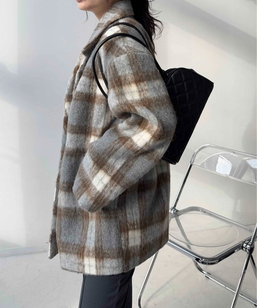 AS KNOW AS plus(アズノゥアズプラス)の「〇ダブルカラー チェックミドルコート(シャギー、ボア)(ダウンジャケット/コート・レディース・ブラウン系その他/グリーン系その他/ブルー系その他/ブラック系/グレー系/ネイビー系・FREE)」の17枚目の写真