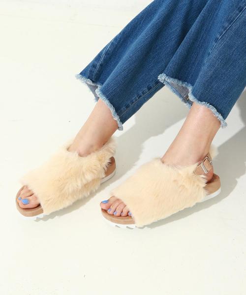 Another Edition（アナザーエディション）の「Another Edition×CASSELINI フェイクファーサンダル/ AE×CASSELINI FUR SNDL◆（サンダル・レディース・オフホワイト/ブラウン/コバルトブルー/ブラック・23.0cm/23.5cm/24.0cm）」の2枚目の写真
