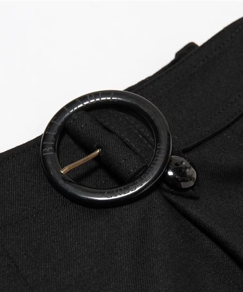 BLUE LABEL CRESTBRIDGE（ブルーレーベルクレストブリッジ）の「ストレッチサキソニー　ショートパンツ（その他パンツ・レディース・ブラック/イエロー・36/38）」の10枚目の写真