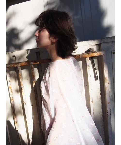 merry jenny（メリージェニー）の「おはな刺繍のスクエアＴＯＰＳ（シャツ/ブラウス・レディース・ブラック/オフホワイト・FREE）」の20枚目の写真