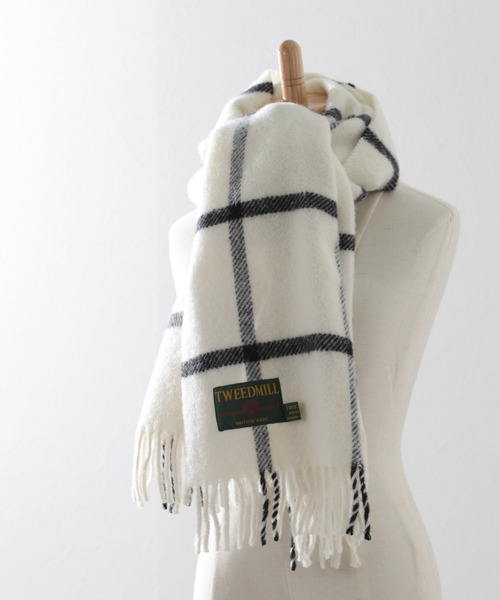 TWEED MILL（ツイードミル）の「ツイードミル 厚手マフラー 別注限定カラー（マフラー・レディース・ブラック/グレー/チェック/レッド/キャメル/クリーム/ピンク/イエロー×グレー/ホワイト×レッド/ライトブルー/レッド系/レッド系1・FREE）」の5枚目の写真