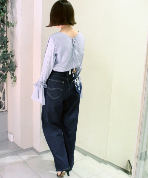 SLOBE IENA（スローブイエナ）の「LEE LOOSE FIT ストレートデニムパンツ◆（デニムパンツ・レディース・ネイビー・MEDIUM/SMALL/X-SMALL）」の16枚目の写真