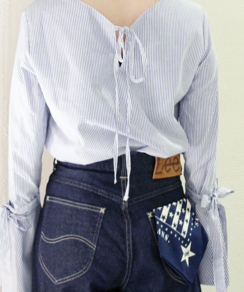 SLOBE IENA（スローブイエナ）の「LEE LOOSE FIT ストレートデニムパンツ◆（デニムパンツ・レディース・ネイビー・MEDIUM/SMALL/X-SMALL）」の17枚目の写真