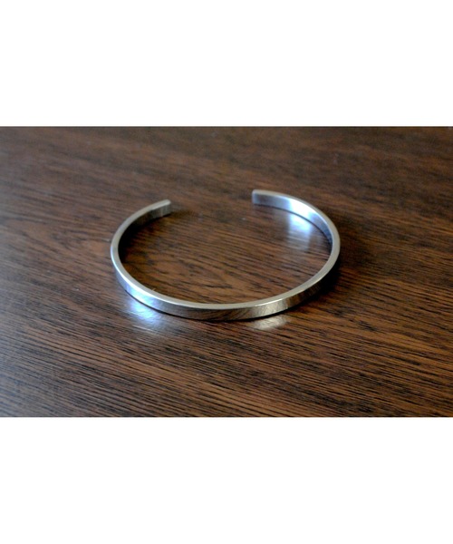 BEATJIVE（ビートジャイブ）の「ブレスレットシンプルデザインシルバーカラーステンバングル メンズ レディース（バングル/リストバンド・レディース・シルバー・FREE）」の9枚目の写真