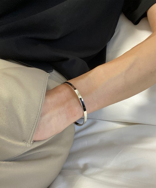 BEATJIVE（ビートジャイブ）の「ブレスレットシンプルデザインシルバーカラーステンバングル メンズ レディース（バングル/リストバンド・レディース・シルバー・FREE）」の10枚目の写真