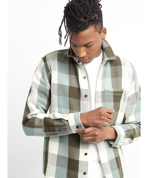 GAP（ギャップ）の「スタンダードフィット ウエスタンシャツ（ラギッドツイル）（シャツ/ブラウス・メンズ・ブルー系その他/ピンク系その他/グレー系その他/グリーン系その他・XS/M/S/L/XL/XXS）」の2枚目の写真