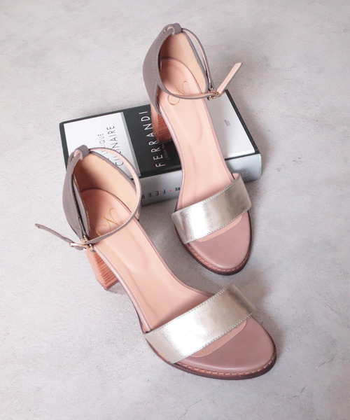 N.(N. Natural Beauty Basic)(エヌエヌナチュラルビューティーベーシック)の「◆ヒールカップサンダル(サンダル・レディース・ホワイト/ネイビー/シルバー/ゴールド・LARGE/MEDIUM/SMALL)」の4枚目の写真