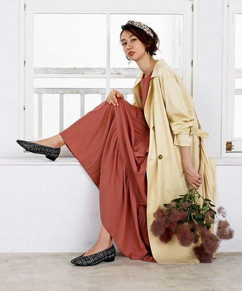 enchanted(エンチャンテッド)の「本革ソフトレザーVカットバブーシュ(パンプス・レディース・ブラック/ダークブラウン/グレー/パイソン/アイボリー/ブラウン/シルバー/ベージュ/シルバー系その他2/シャンパン/ブラックミックス/ブロンズ/ブラウン系その他/ブラック系その他4/シルバー系その他5/プラチナム/ナチュラル/ライトグレー/ライトブラウン・35/36/37/38/39/40/41)」の3枚目の写真