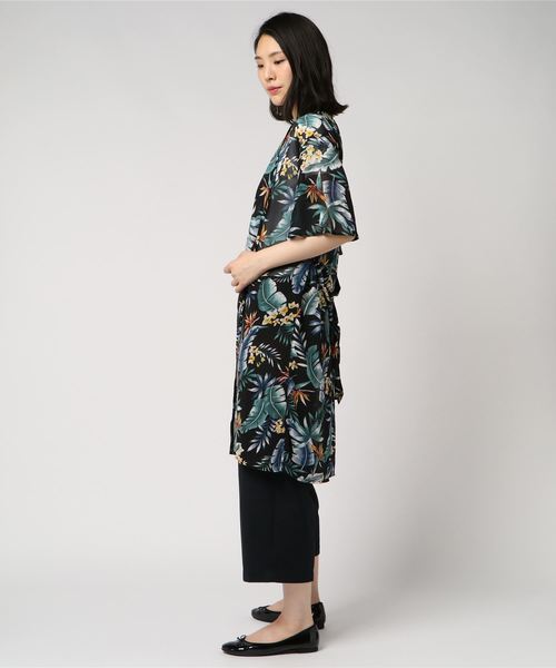 VENCEEXCHANGE（ヴァンスエクスチェンジ）の「リゾート柄シャツガウン（カーディガン/ボレロ・レディース・ブラック/ボルドー/グリーン・M）」の4枚目の写真