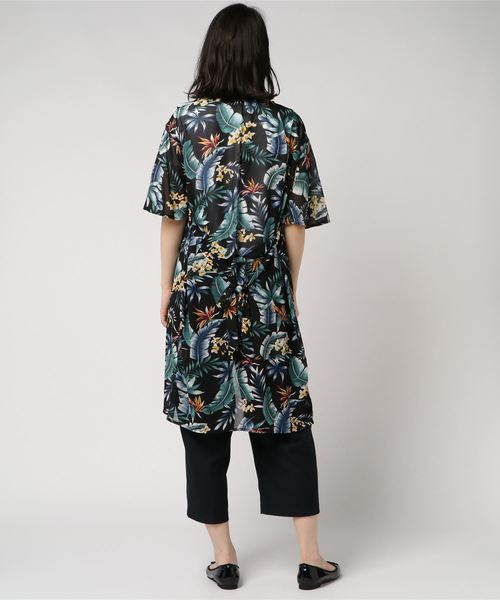 VENCEEXCHANGE（ヴァンスエクスチェンジ）の「リゾート柄シャツガウン（カーディガン/ボレロ・レディース・ブラック/ボルドー/グリーン・M）」の5枚目の写真