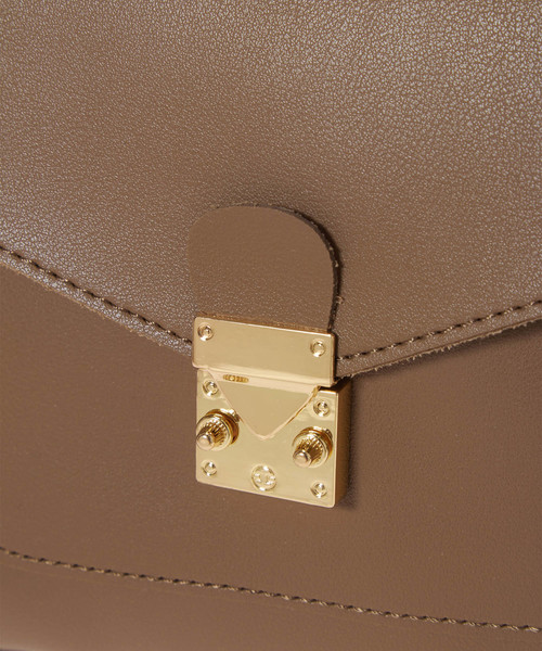 Edit Sheen(エディットシーン)の「スクエアフラップバッグ(ショルダーバッグ・レディース・ブラック/モカ/ネイビー・FREE)」の8枚目の写真