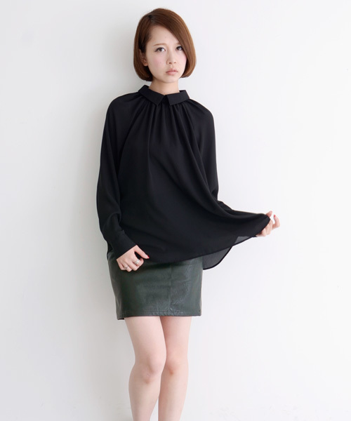 KBF（ケイビーエフ）の「KBF フェイクレザータイトスカート（スカート・レディース・ブラック/カーキ・36/38）」の4枚目の写真