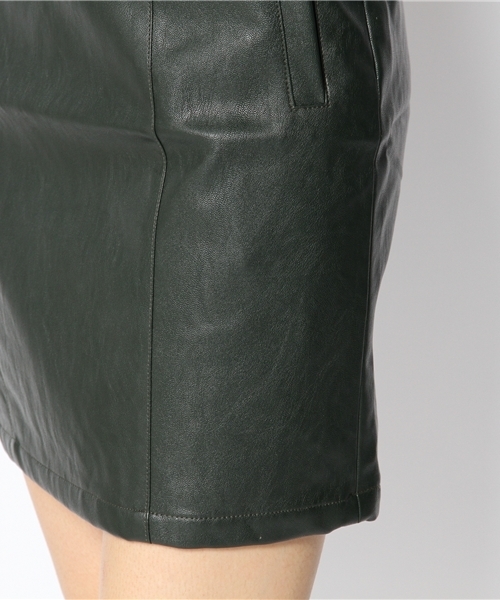 KBF（ケイビーエフ）の「KBF フェイクレザータイトスカート（スカート・レディース・ブラック/カーキ・36/38）」の10枚目の写真