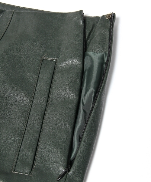 KBF（ケイビーエフ）の「KBF フェイクレザータイトスカート（スカート・レディース・ブラック/カーキ・36/38）」の11枚目の写真