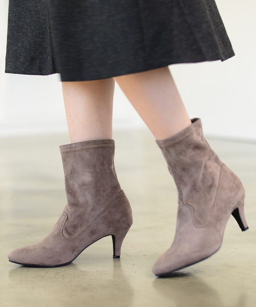 AmiAmi(アミアミ)の「ストレッチ美脚ショートブーツ/ソックスブーツ(ブーツ)」|ナチュラル