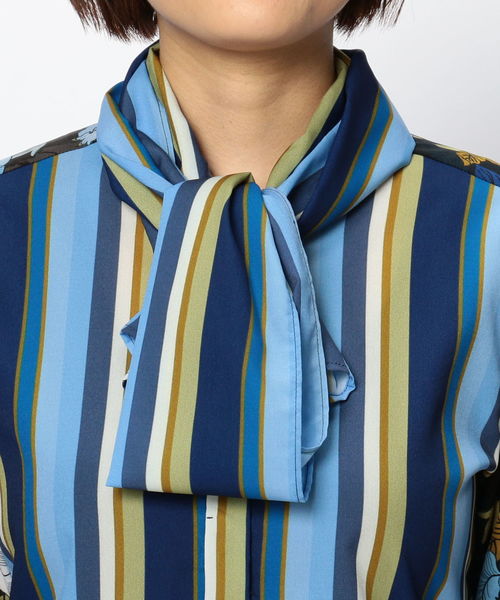 NARACAMICIE（ナラカミーチェ）の「フラワー＆ストライプボウタイ長袖ブラウス（シャツ/ブラウス・レディース・レッド/ブルー・SMALL/MEDIUM/LARGE）」の7枚目の写真