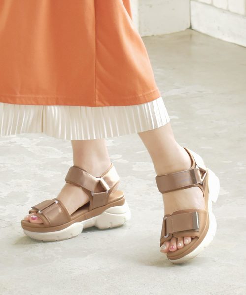 KOBE LETTUCE（コウベレタス）の「太ベルト厚底ベルクロスポーツサンダル（サンダル・レディース・ベージュ/ホワイト/ブラック・L/M/S）」の3枚目の写真