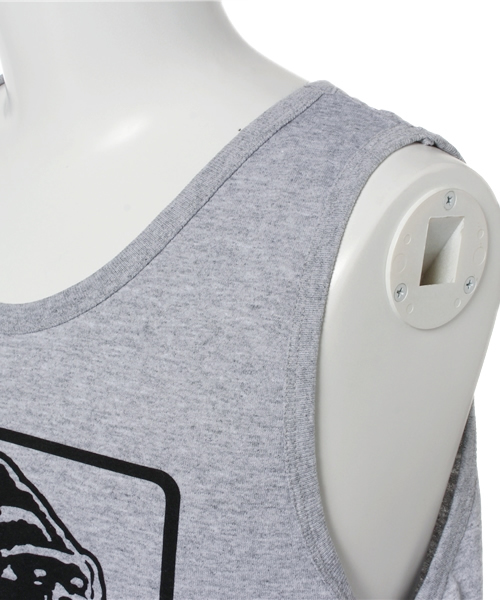 XLARGE（エクストララージ）の「EST OG TANK TOP（タンクトップ・メンズ・ホワイト/ブラック/チャコールグレー/アッシュ・SMALL/MEDIUM/LARGE/X-LARGE）」の6枚目の写真