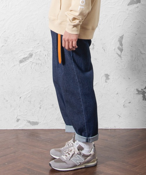 MinoriTY（マイノリティ）の「【2020秋冬】カルゼストレッチデニムワイドテーパードパンツ メンズ /モデル：WEARISTA じーたー（デニムパンツ・メンズ・サックスブルー/オフホワイト/ブルー・L/M）」の4枚目の写真