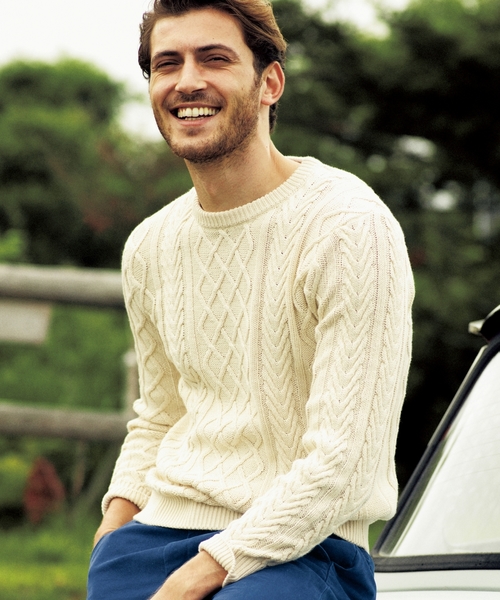 green label relaxing（グリーンレーベルリラクシング）の「COTTON ARAN C/N 5G ニット（ニット/セーター・メンズ・オフホワイト/コバルトブルー・SMALL/LARGE/MEDIUM）」の2枚目の写真