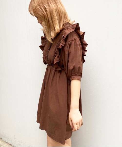 apres jour(アプレジュール)の「フリルレースワンピース【ZOZOTOWN限定アイテム】(ワンピース・レディース・オフホワイト/ダークブラウン/モカ・フリー)」の9枚目の写真