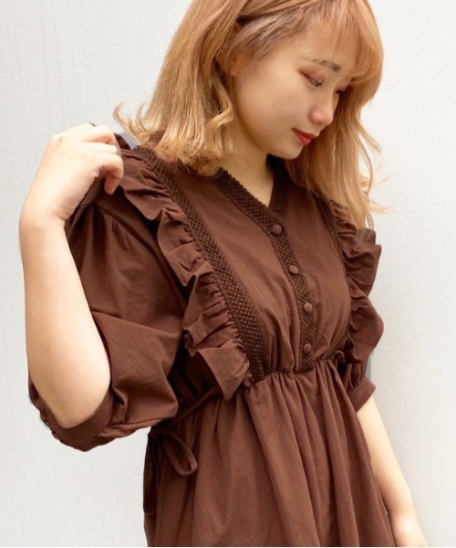 apres jour(アプレジュール)の「フリルレースワンピース【ZOZOTOWN限定アイテム】(ワンピース・レディース・オフホワイト/ダークブラウン/モカ・フリー)」の12枚目の写真