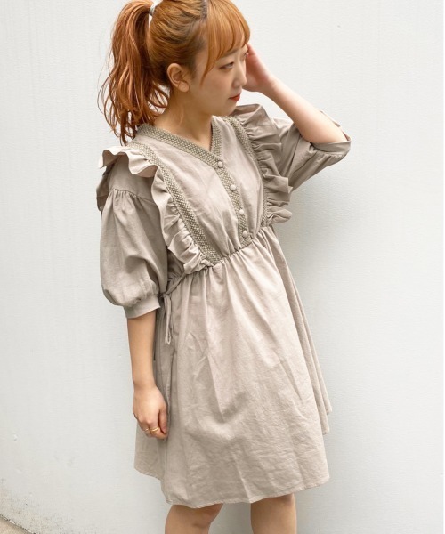 apres jour(アプレジュール)の「フリルレースワンピース【ZOZOTOWN限定アイテム】(ワンピース・レディース・オフホワイト/ダークブラウン/モカ・フリー)」の14枚目の写真