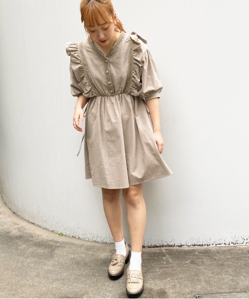 apres jour(アプレジュール)の「フリルレースワンピース【ZOZOTOWN限定アイテム】(ワンピース・レディース・オフホワイト/ダークブラウン/モカ・フリー)」の15枚目の写真