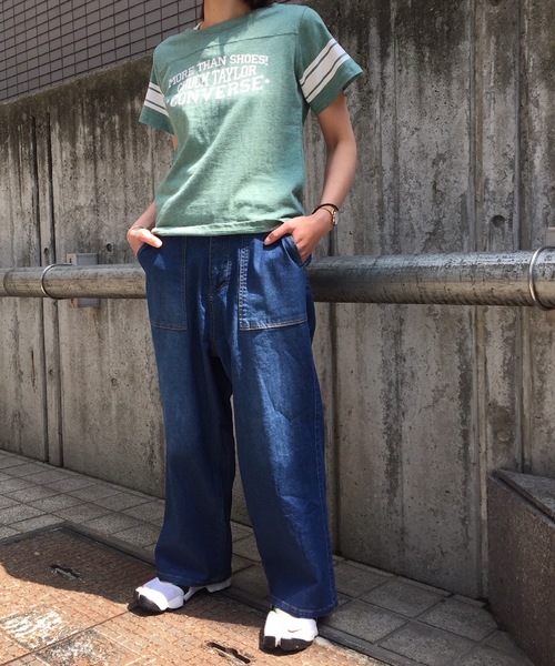 CONVERSE（コンバース）の「【CONVERSE/コンバース】レディース 袖ラインカレッジプリントTシャツ アメカジ（Tシャツ/カットソー・レディース・ホワイト/オレンジ/グリーン/チャコールグレー・MEDIUM/LARGE）」の3枚目の写真