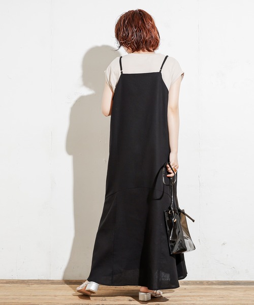 natural couture（ナチュラルクチュール）の「【WEB限定カラー有り】前後2WAY貝釦綿麻キャミワンピース（ワンピース・レディース・ブラック/ブラウン/ライトベージュ/サックスブルー/レンガ・FREE）」の15枚目の写真