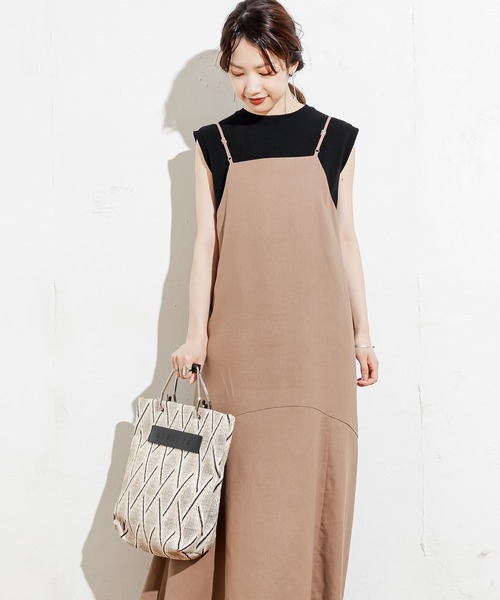 natural couture（ナチュラルクチュール）の「【WEB限定カラー有り】前後2WAY貝釦綿麻キャミワンピース（ワンピース・レディース・ブラック/ブラウン/ライトベージュ/サックスブルー/レンガ・FREE）」の19枚目の写真