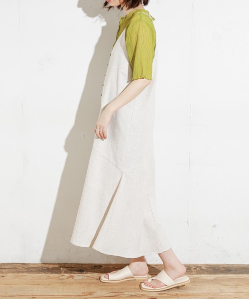 natural couture（ナチュラルクチュール）の「【WEB限定カラー有り】前後2WAY貝釦綿麻キャミワンピース（ワンピース・レディース・ブラック/ブラウン/ライトベージュ/サックスブルー/レンガ・FREE）」の21枚目の写真