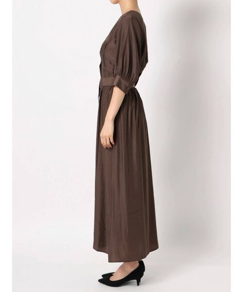 dazzlin(ダズリン)の「Vネックロングシャツワンピース(ワンピース・レディース・ブラック/ブラウン/ピンク・FREE)」の9枚目の写真