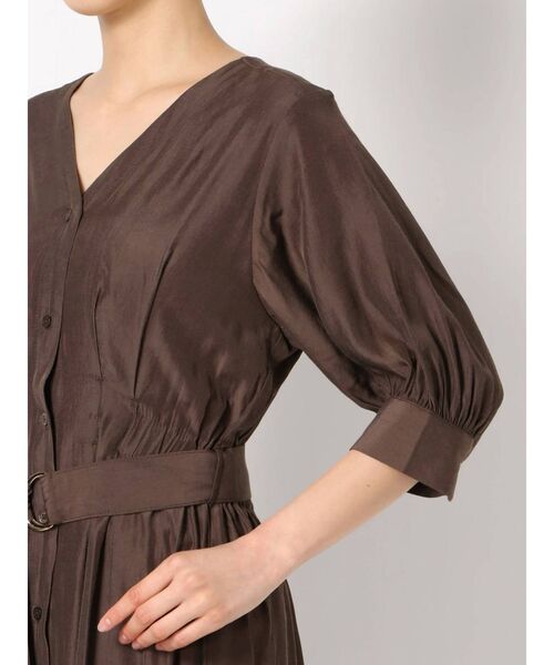 dazzlin(ダズリン)の「Vネックロングシャツワンピース(ワンピース・レディース・ブラック/ブラウン/ピンク・FREE)」の12枚目の写真